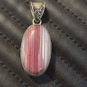 Agate Pendant Necklace